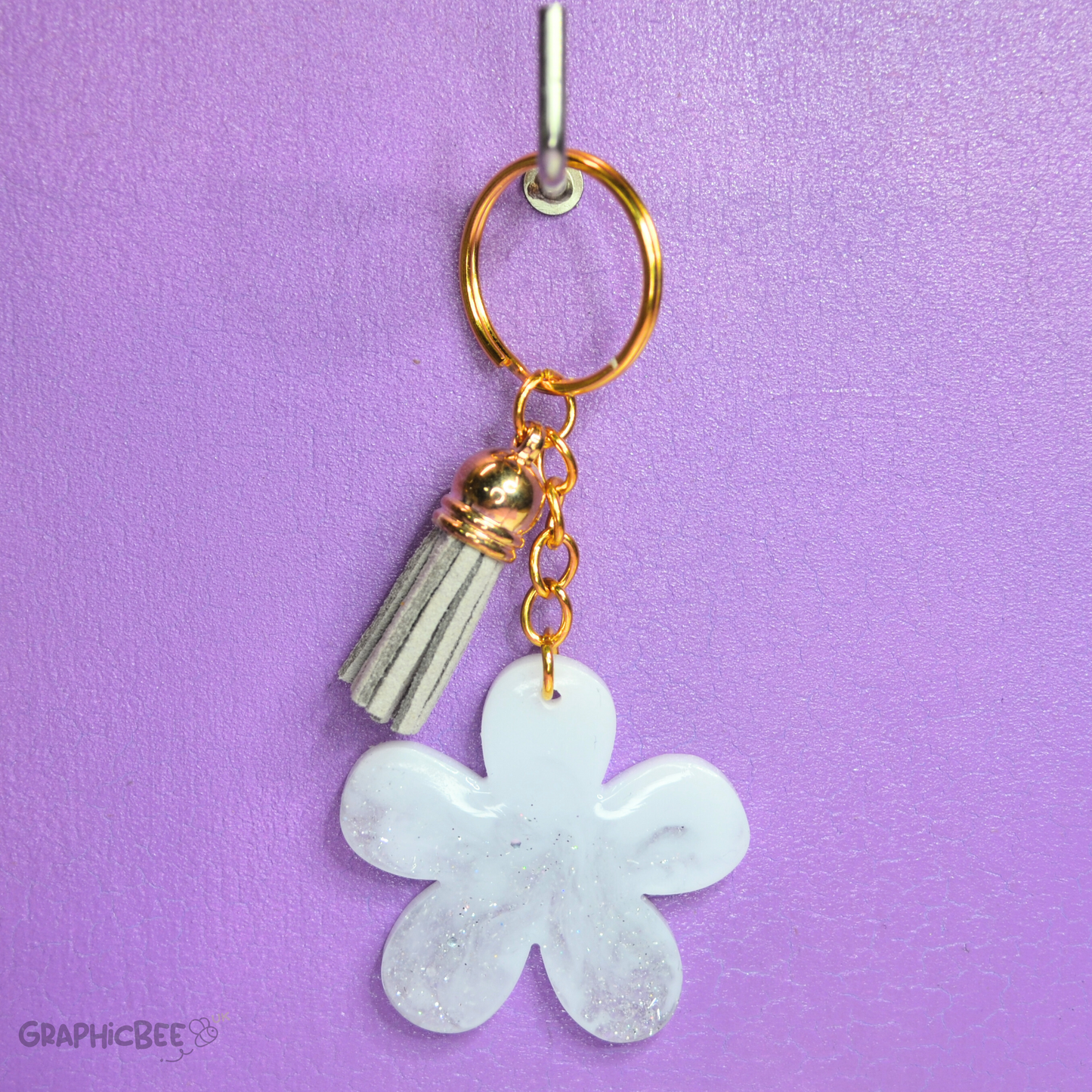 White & Grey Flower & Tassel Resin Keyring